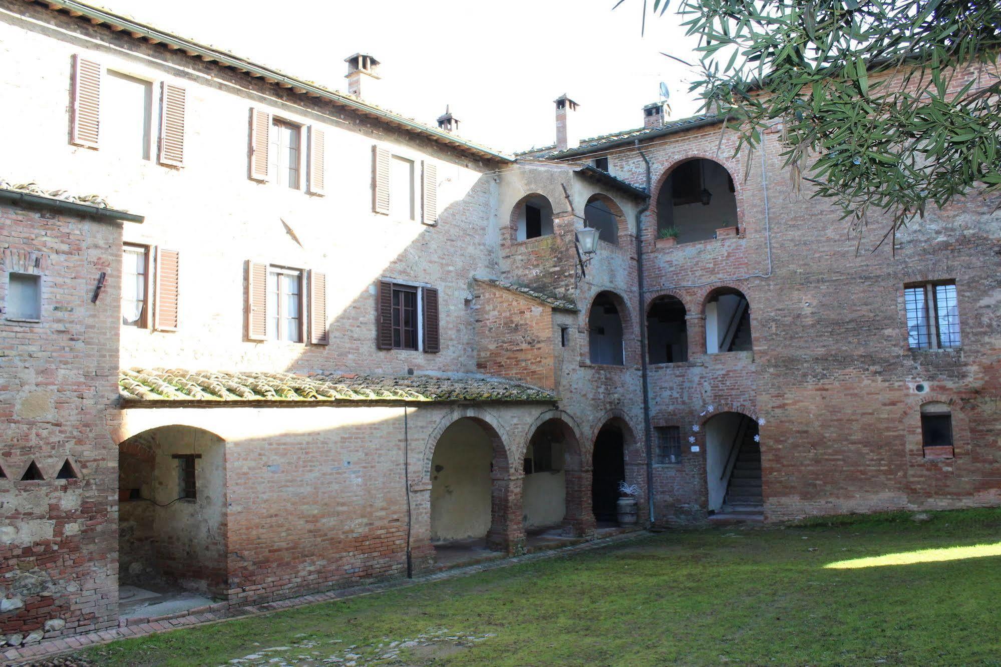 Agriturismo Castello Saltemnano Buonconvento Exterior photo
